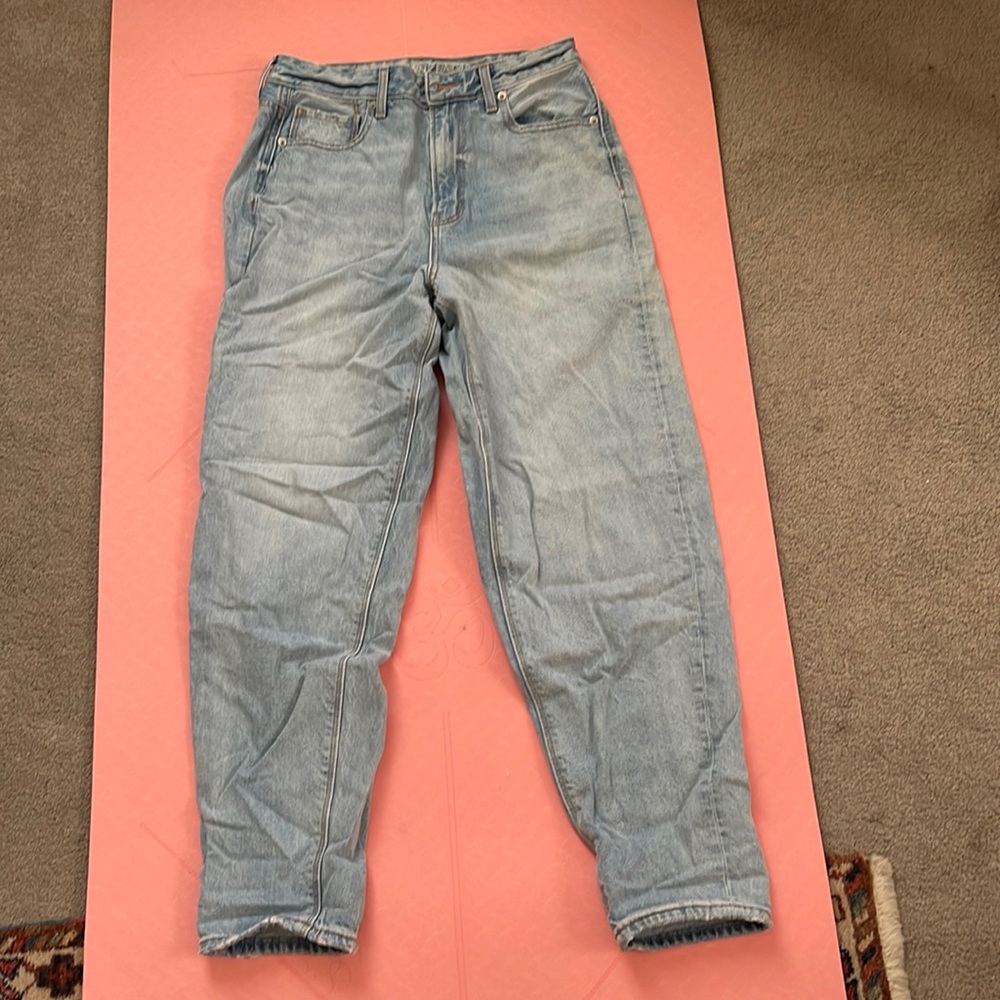 American Eagle Relaxed Mom Jean